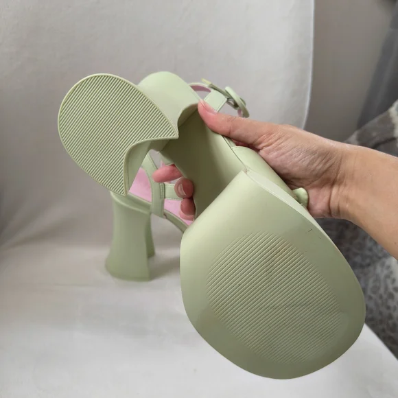 Carefree Muse Platform Sandals - Picture 4 of 9